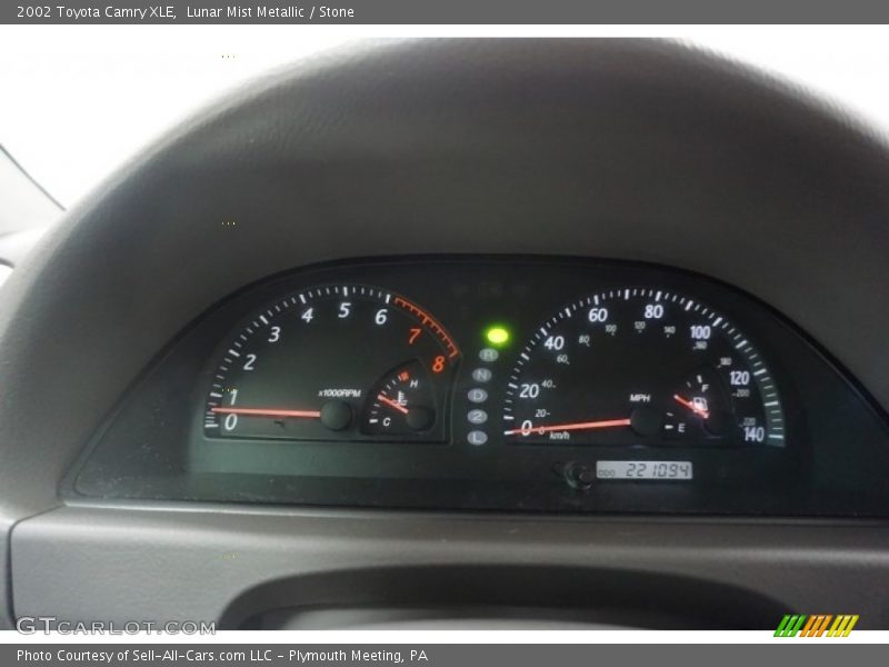 Lunar Mist Metallic / Stone 2002 Toyota Camry XLE