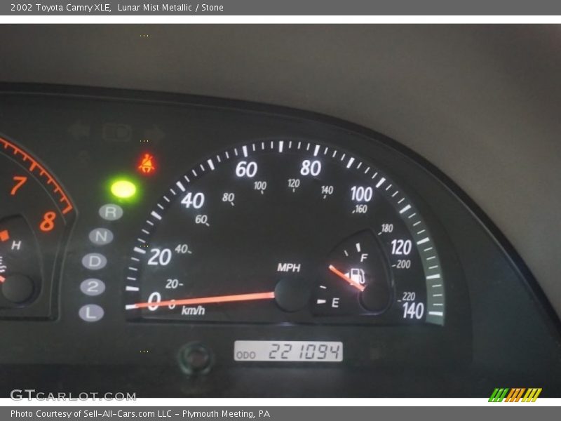 Lunar Mist Metallic / Stone 2002 Toyota Camry XLE