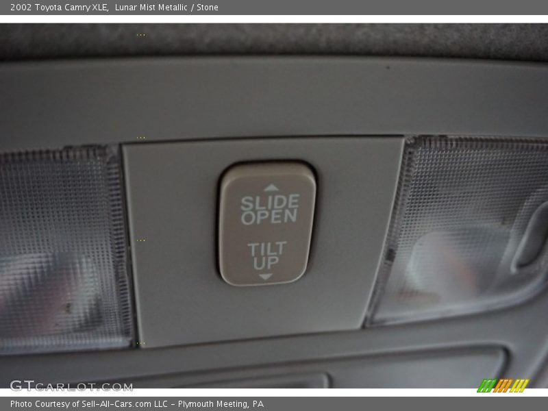 Lunar Mist Metallic / Stone 2002 Toyota Camry XLE