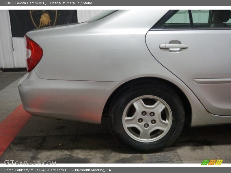 Lunar Mist Metallic / Stone 2002 Toyota Camry XLE
