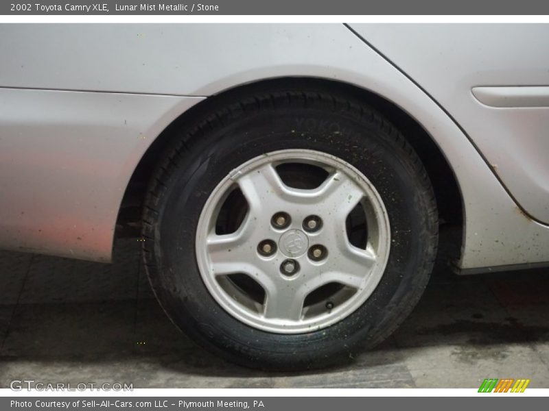 Lunar Mist Metallic / Stone 2002 Toyota Camry XLE