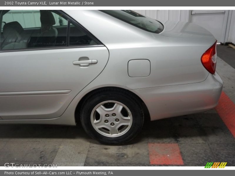 Lunar Mist Metallic / Stone 2002 Toyota Camry XLE