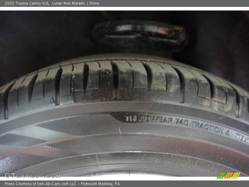 Lunar Mist Metallic / Stone 2002 Toyota Camry XLE