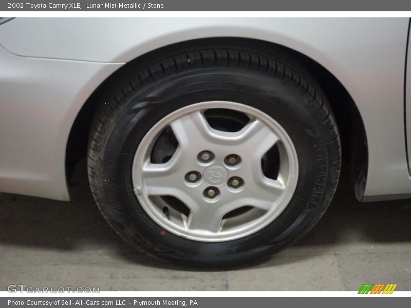 Lunar Mist Metallic / Stone 2002 Toyota Camry XLE
