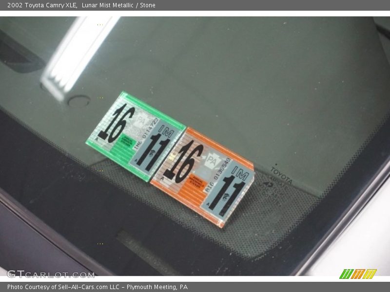 Lunar Mist Metallic / Stone 2002 Toyota Camry XLE