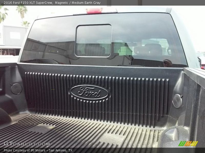 Magnetic / Medium Earth Gray 2016 Ford F150 XLT SuperCrew