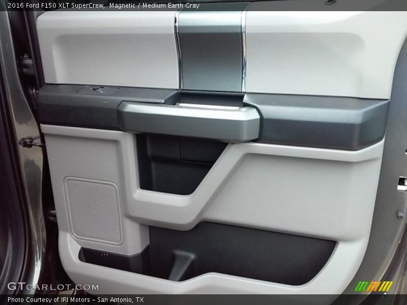 Magnetic / Medium Earth Gray 2016 Ford F150 XLT SuperCrew