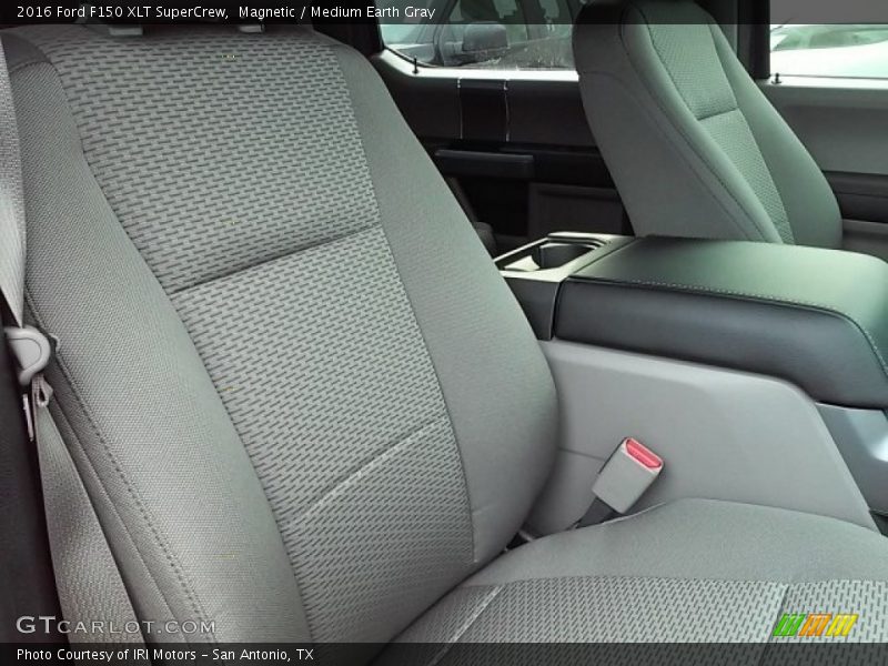 Magnetic / Medium Earth Gray 2016 Ford F150 XLT SuperCrew
