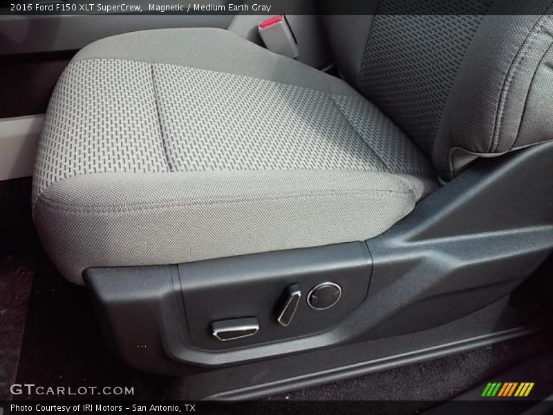 Magnetic / Medium Earth Gray 2016 Ford F150 XLT SuperCrew