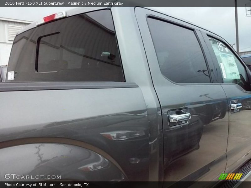 Magnetic / Medium Earth Gray 2016 Ford F150 XLT SuperCrew