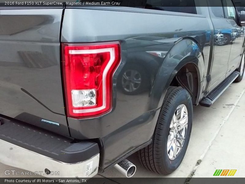 Magnetic / Medium Earth Gray 2016 Ford F150 XLT SuperCrew