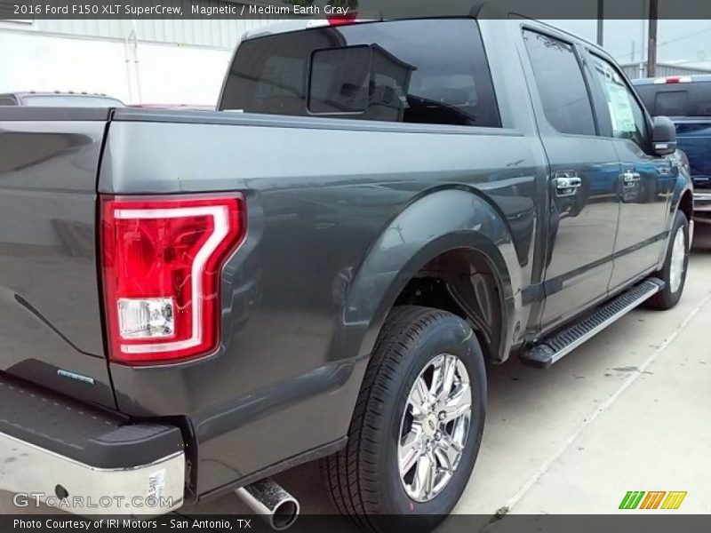Magnetic / Medium Earth Gray 2016 Ford F150 XLT SuperCrew