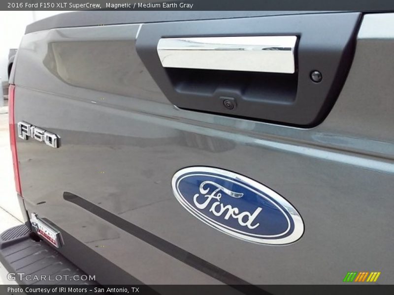 Magnetic / Medium Earth Gray 2016 Ford F150 XLT SuperCrew