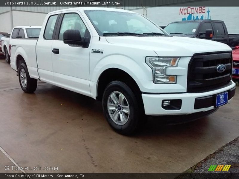 Oxford White / Medium Earth Gray 2016 Ford F150 XL SuperCab