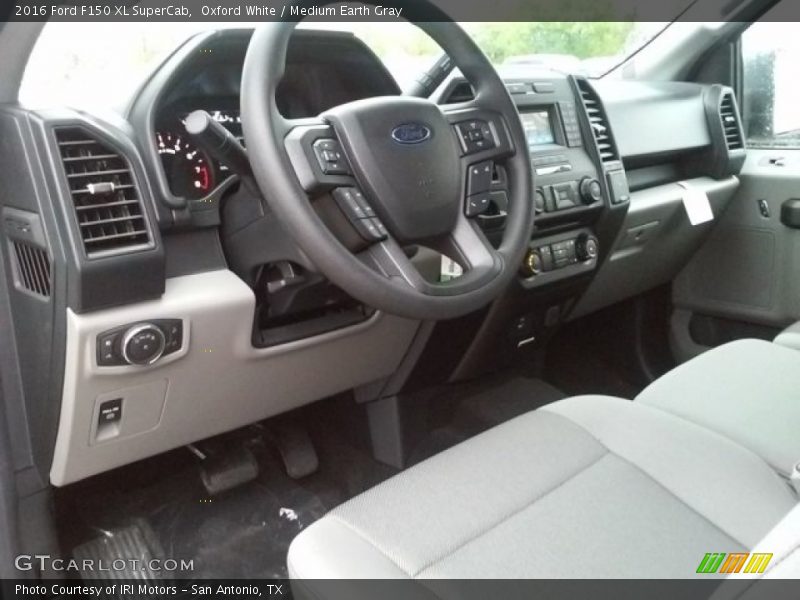 Oxford White / Medium Earth Gray 2016 Ford F150 XL SuperCab