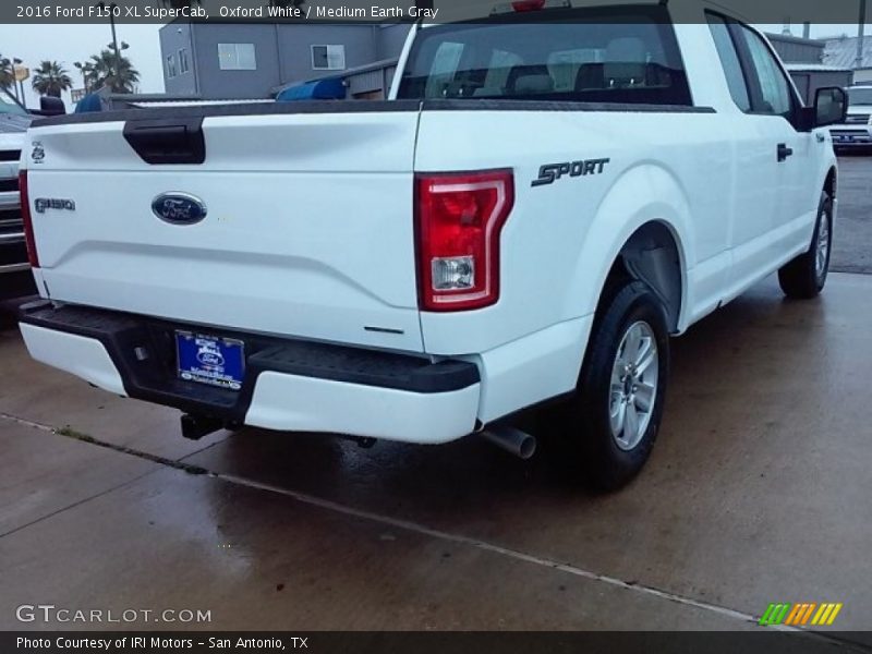 Oxford White / Medium Earth Gray 2016 Ford F150 XL SuperCab