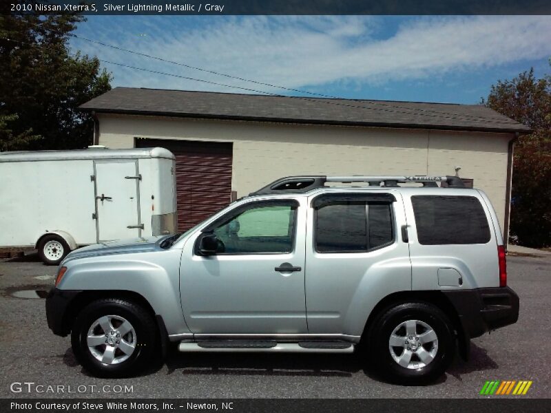 Silver Lightning Metallic / Gray 2010 Nissan Xterra S