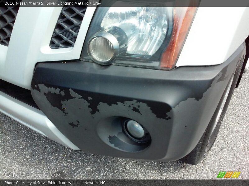 Silver Lightning Metallic / Gray 2010 Nissan Xterra S