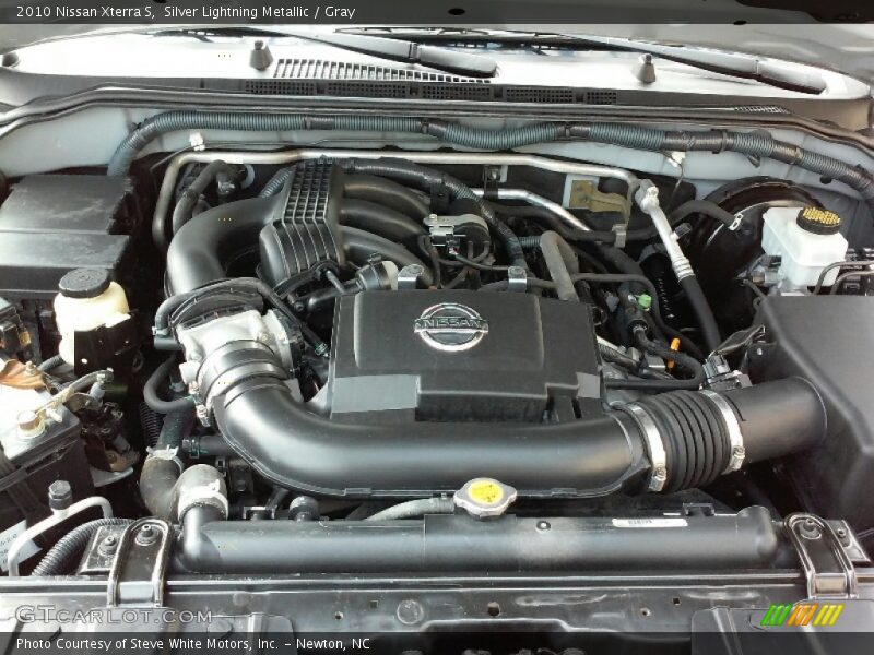 Silver Lightning Metallic / Gray 2010 Nissan Xterra S