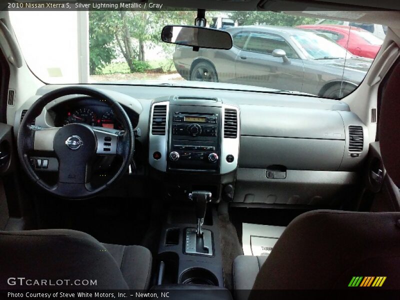 Silver Lightning Metallic / Gray 2010 Nissan Xterra S