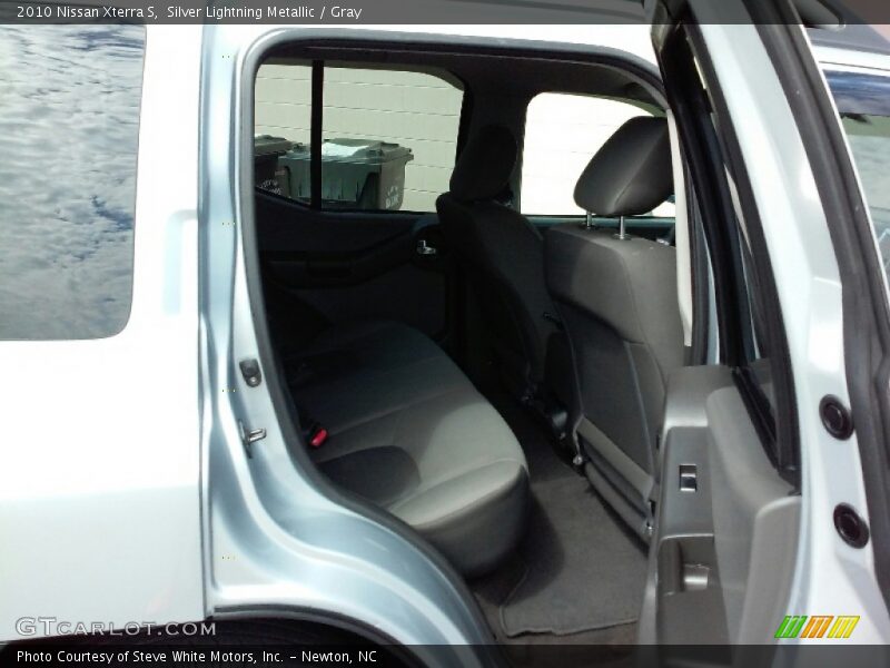 Silver Lightning Metallic / Gray 2010 Nissan Xterra S