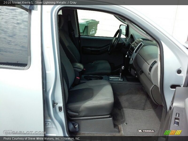 Silver Lightning Metallic / Gray 2010 Nissan Xterra S