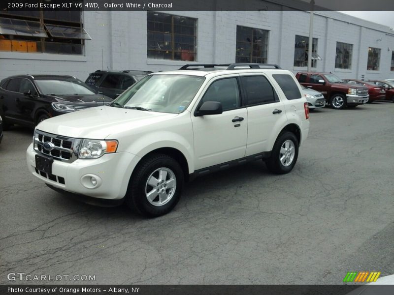 Oxford White / Charcoal 2009 Ford Escape XLT V6 4WD