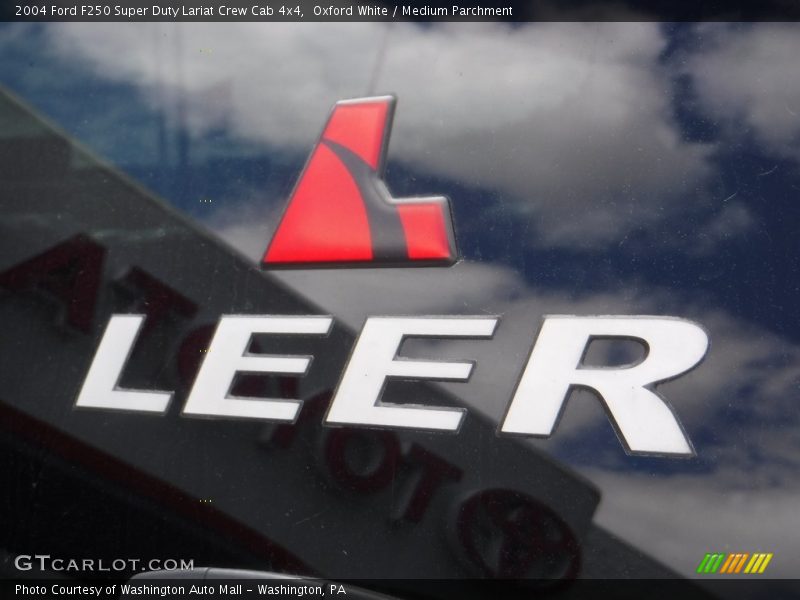 Oxford White / Medium Parchment 2004 Ford F250 Super Duty Lariat Crew Cab 4x4