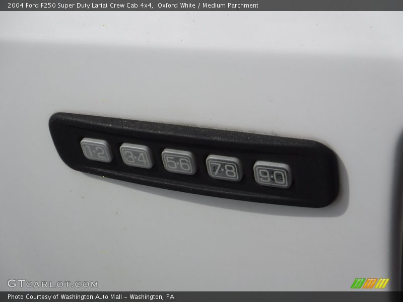 Oxford White / Medium Parchment 2004 Ford F250 Super Duty Lariat Crew Cab 4x4