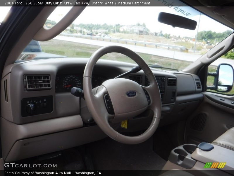 Oxford White / Medium Parchment 2004 Ford F250 Super Duty Lariat Crew Cab 4x4