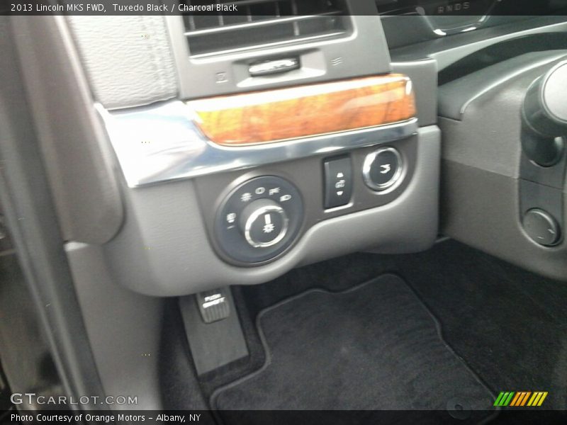 Tuxedo Black / Charcoal Black 2013 Lincoln MKS FWD