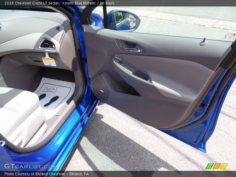 Kinetic Blue Metallic / Jet Black 2016 Chevrolet Cruze LT Sedan
