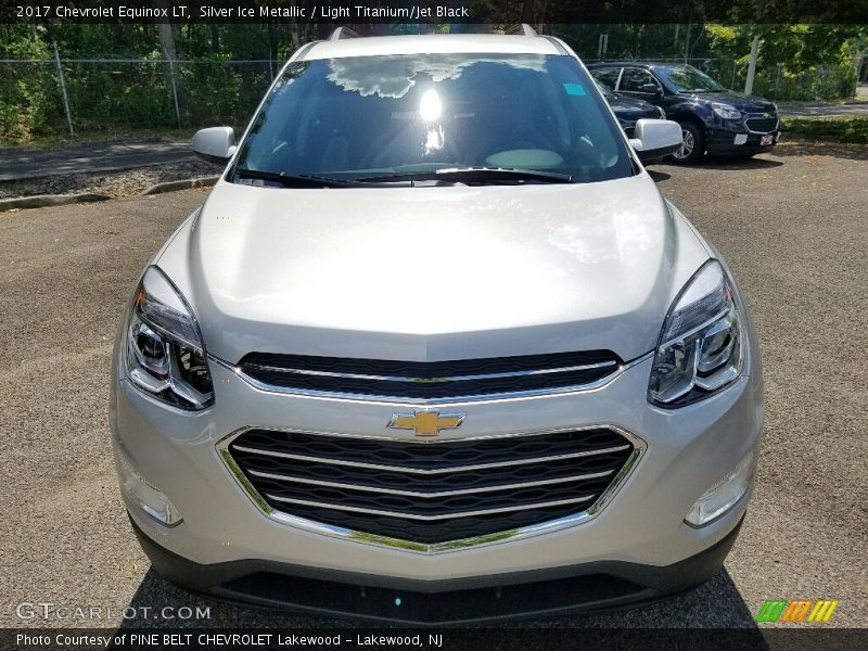 Silver Ice Metallic / Light Titanium/Jet Black 2017 Chevrolet Equinox LT