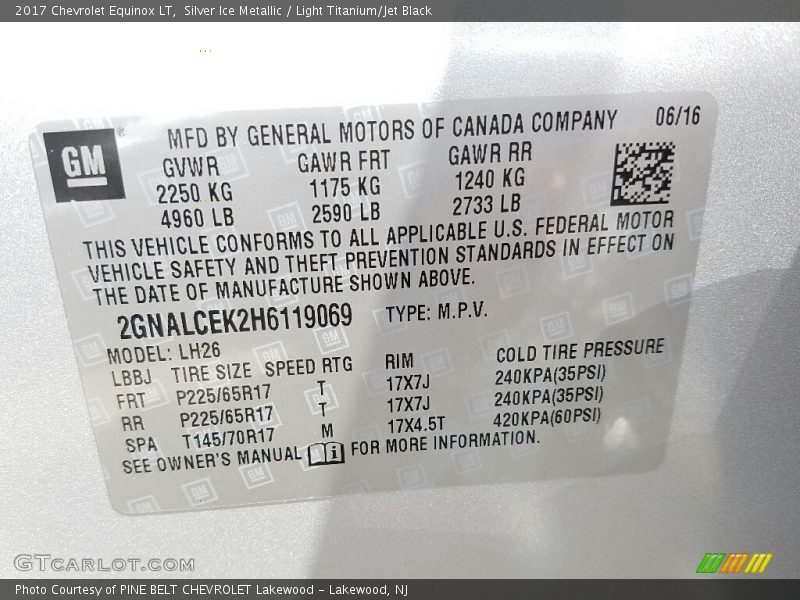 Silver Ice Metallic / Light Titanium/Jet Black 2017 Chevrolet Equinox LT