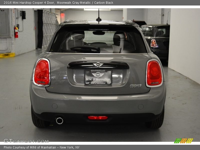Moonwalk Gray Metallic / Carbon Black 2016 Mini Hardtop Cooper 4 Door