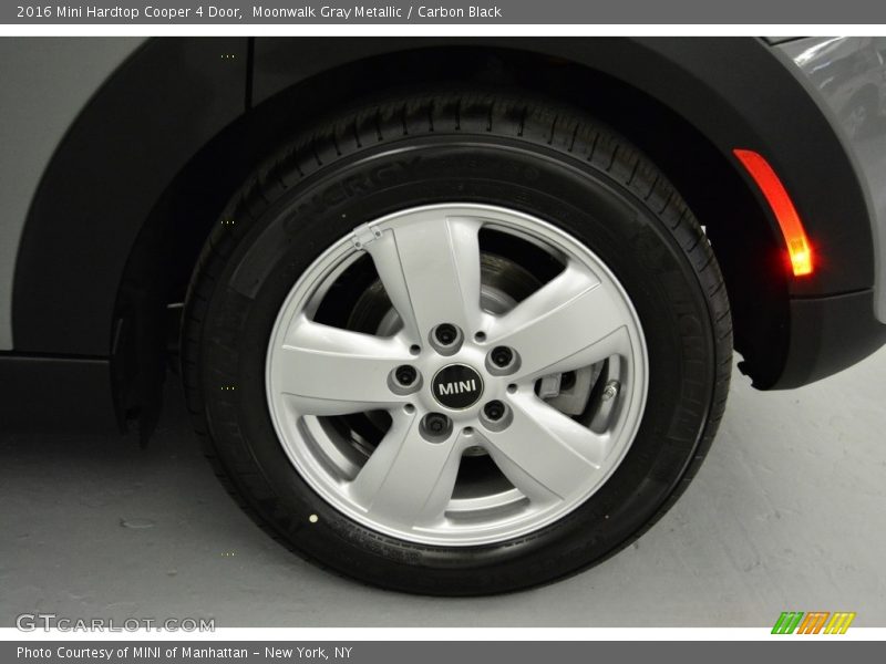 Moonwalk Gray Metallic / Carbon Black 2016 Mini Hardtop Cooper 4 Door