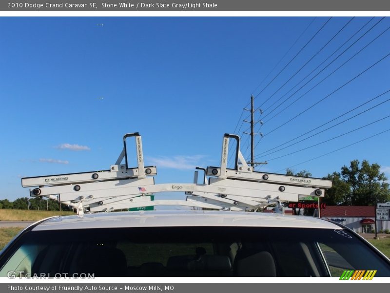 Stone White / Dark Slate Gray/Light Shale 2010 Dodge Grand Caravan SE