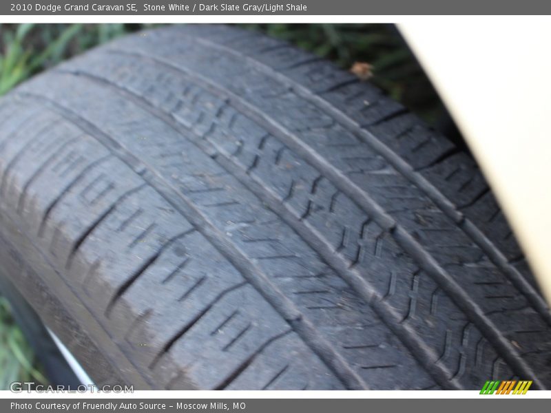 Stone White / Dark Slate Gray/Light Shale 2010 Dodge Grand Caravan SE