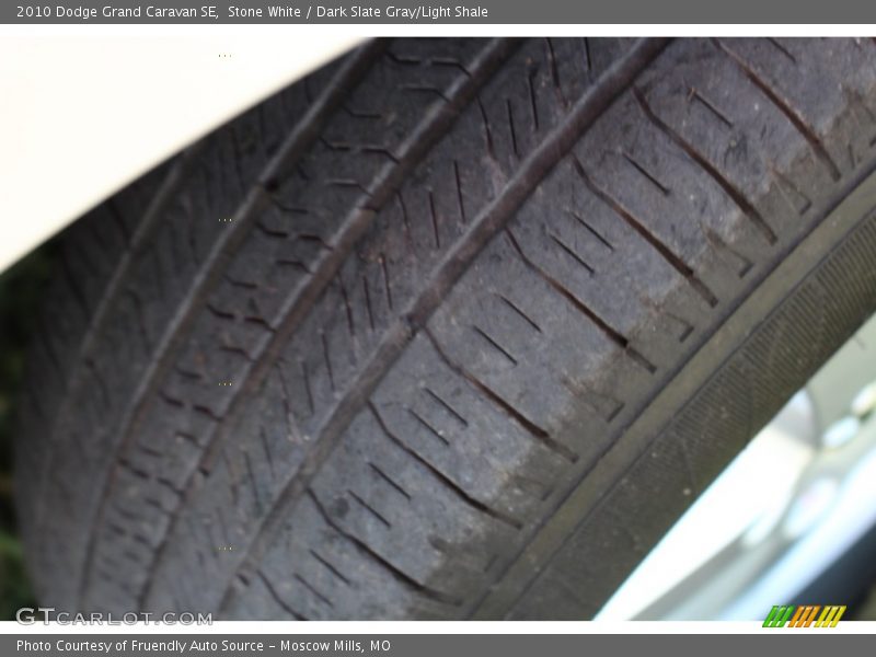 Stone White / Dark Slate Gray/Light Shale 2010 Dodge Grand Caravan SE