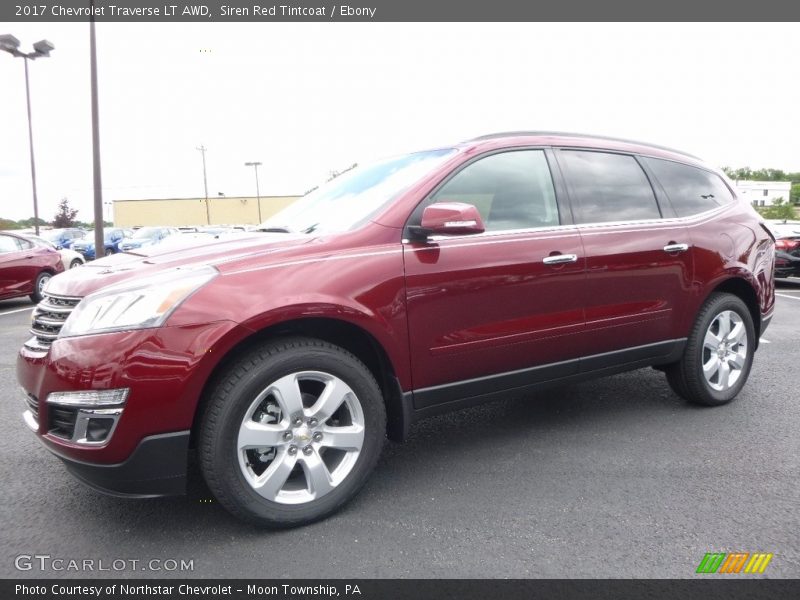 Front 3/4 View of 2017 Traverse LT AWD
