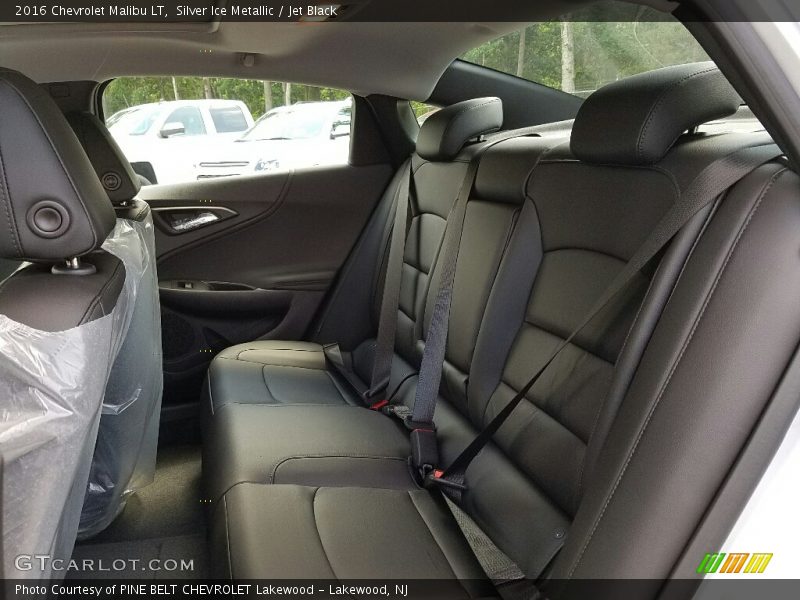 Silver Ice Metallic / Jet Black 2016 Chevrolet Malibu LT