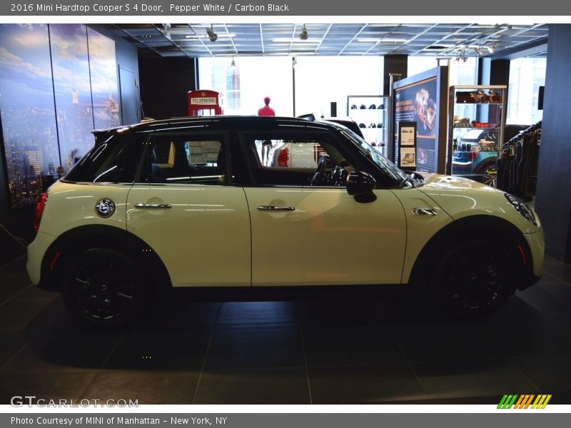 Pepper White / Carbon Black 2016 Mini Hardtop Cooper S 4 Door