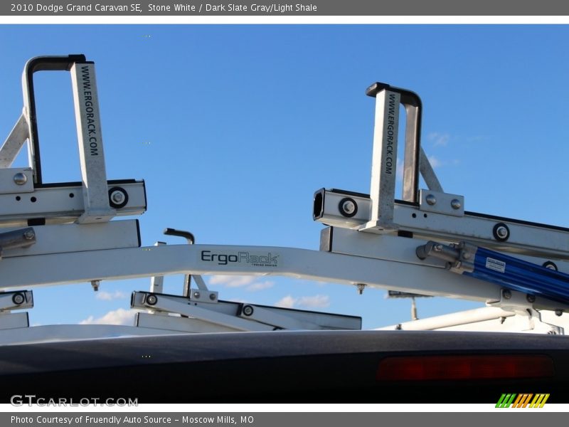 Stone White / Dark Slate Gray/Light Shale 2010 Dodge Grand Caravan SE