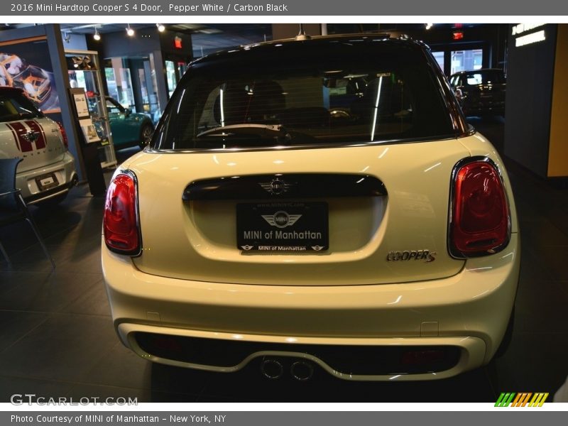 Pepper White / Carbon Black 2016 Mini Hardtop Cooper S 4 Door