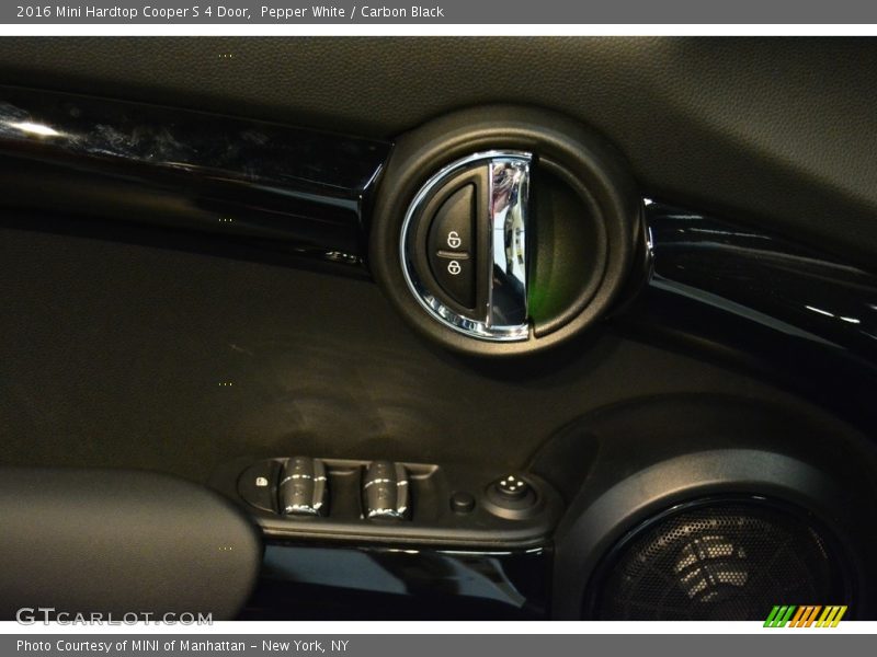 Pepper White / Carbon Black 2016 Mini Hardtop Cooper S 4 Door