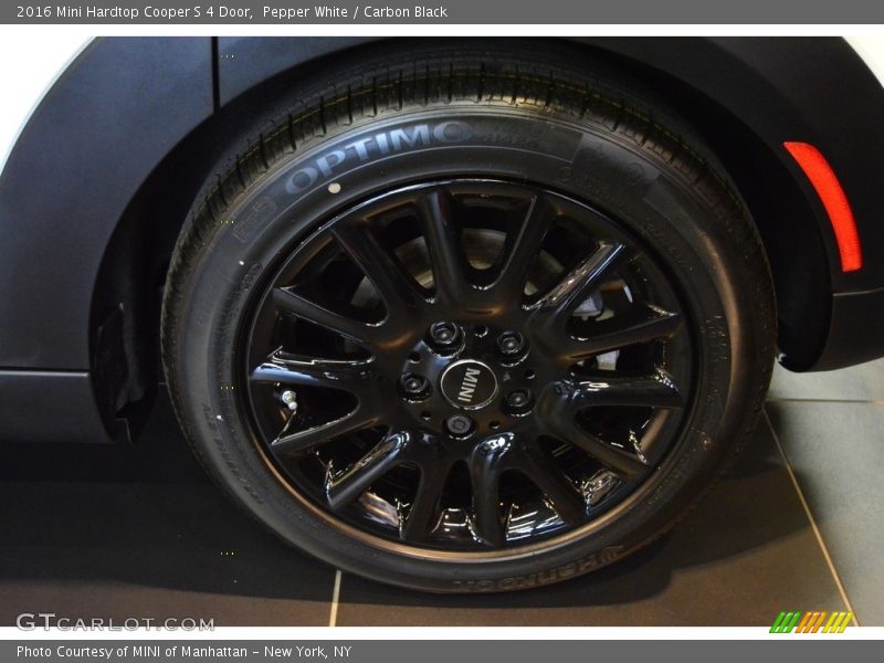 Pepper White / Carbon Black 2016 Mini Hardtop Cooper S 4 Door