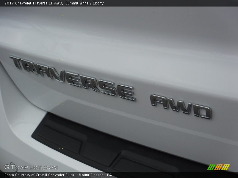 Summit White / Ebony 2017 Chevrolet Traverse LT AWD