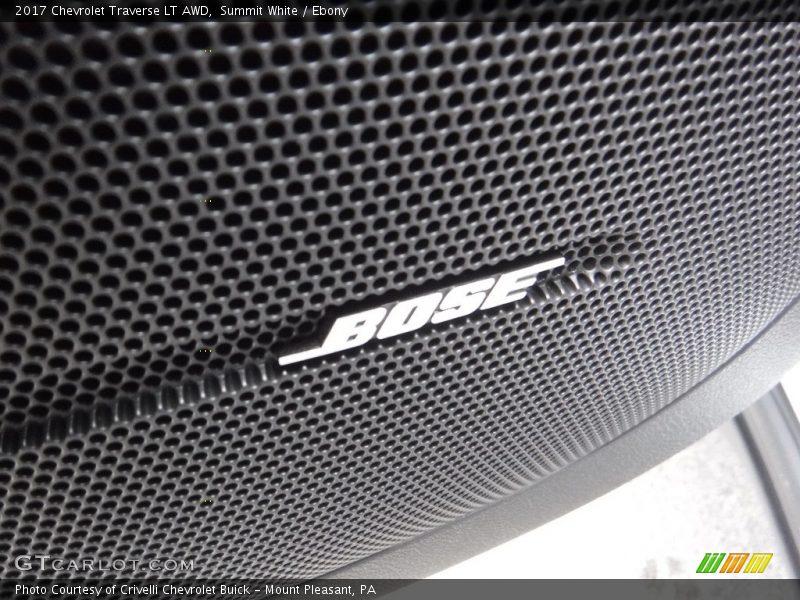 Summit White / Ebony 2017 Chevrolet Traverse LT AWD
