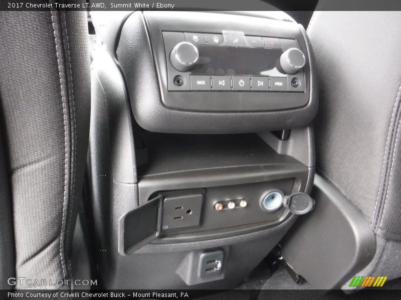 Summit White / Ebony 2017 Chevrolet Traverse LT AWD
