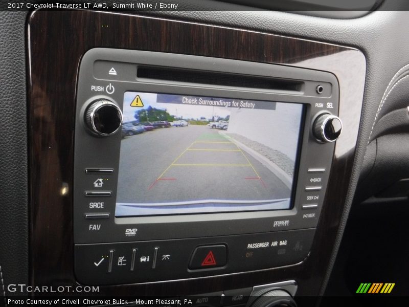 Summit White / Ebony 2017 Chevrolet Traverse LT AWD